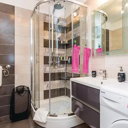 1 Bedroom Pet Friendly In