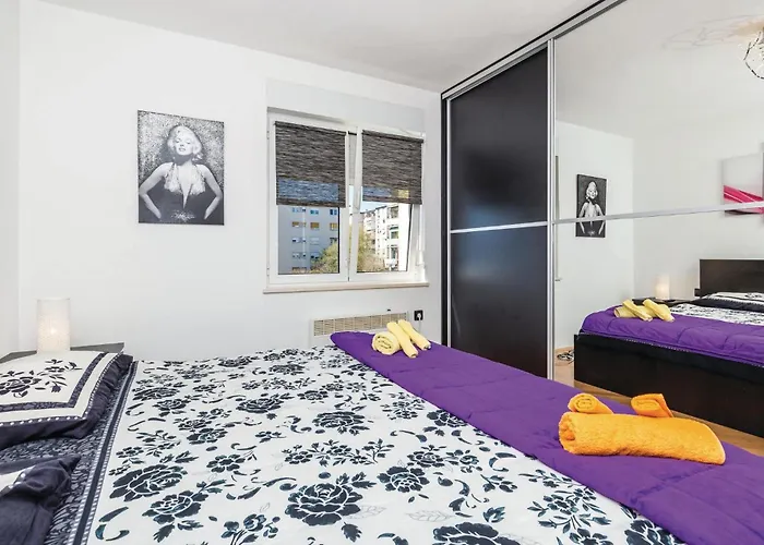 Apartman Lovely In With Wifi Fiume