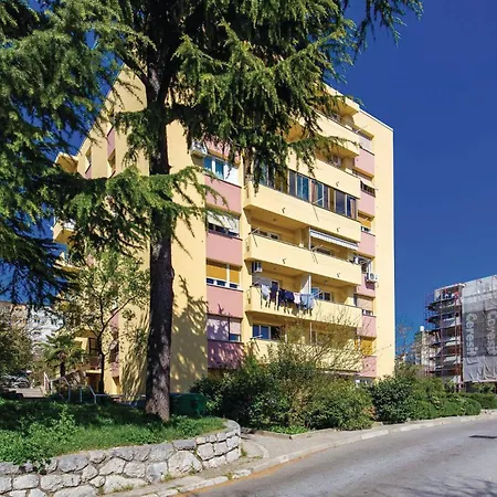 1 Bedroom Pet Friendly In