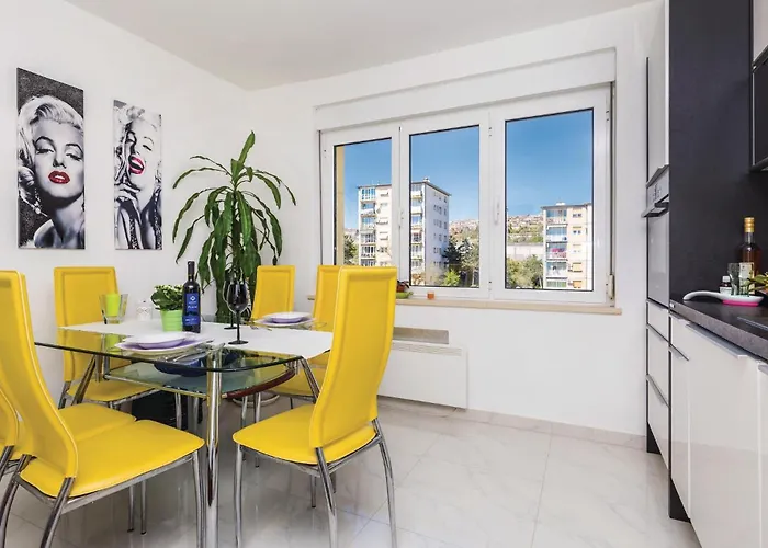 Lovely In With Wifi Lägenhet Rijeka